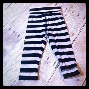 ⚫️⚪️H&M BABY STRIPED LEGGINGS⚪️⚫️ Sz 4-6 mos
